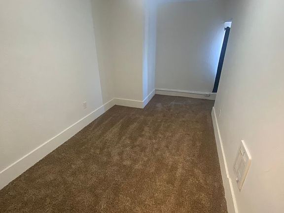 3rd image of 3018 E Everett Ave #8