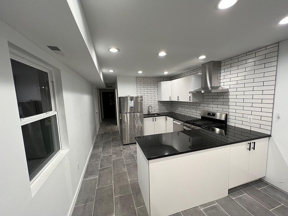 1st image of 898 Franklin Ave