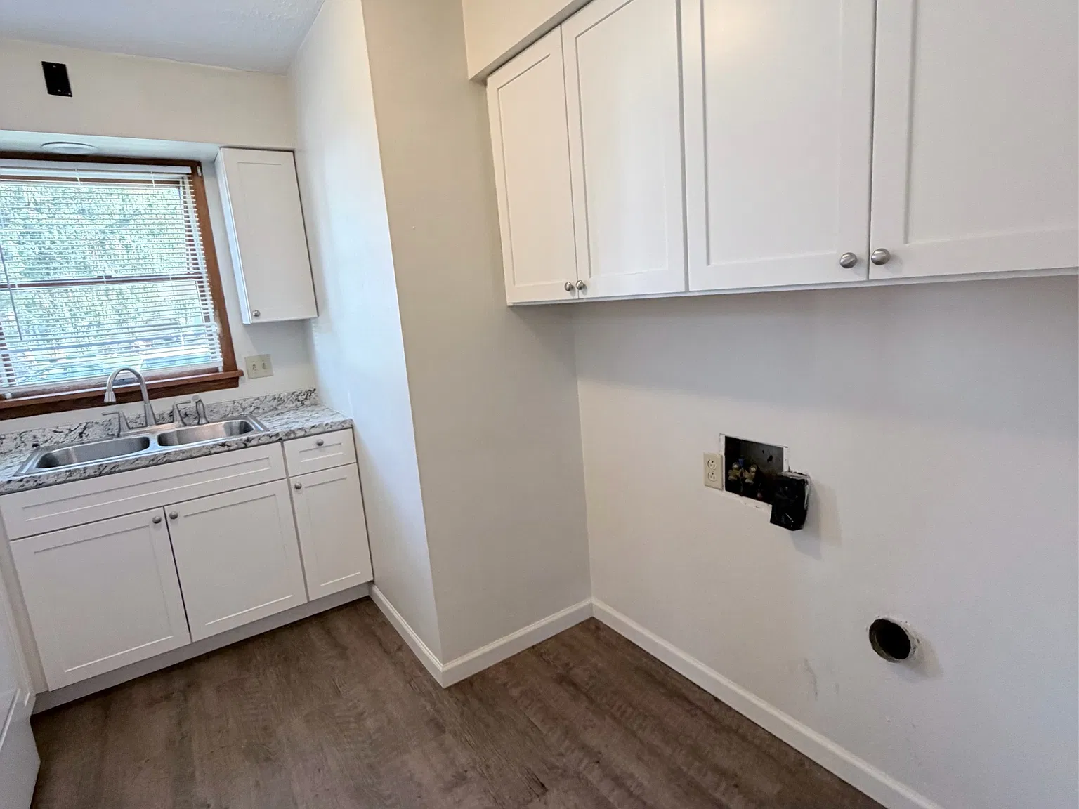 2910 Fernwood Ave - 4 — Photo 2