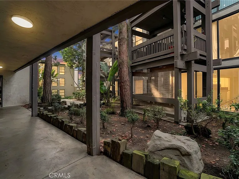 8650 Gulana Ave — Photo 24