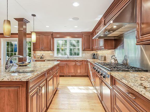 20 Canterbury Road S