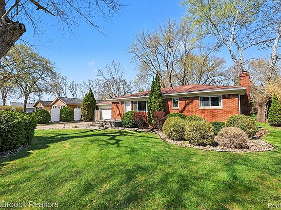 4th image of 33711 Schneider Rd