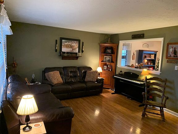 2nd image of 161 Oakmont Dr