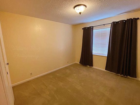 4th image of 109 San Saba Ln