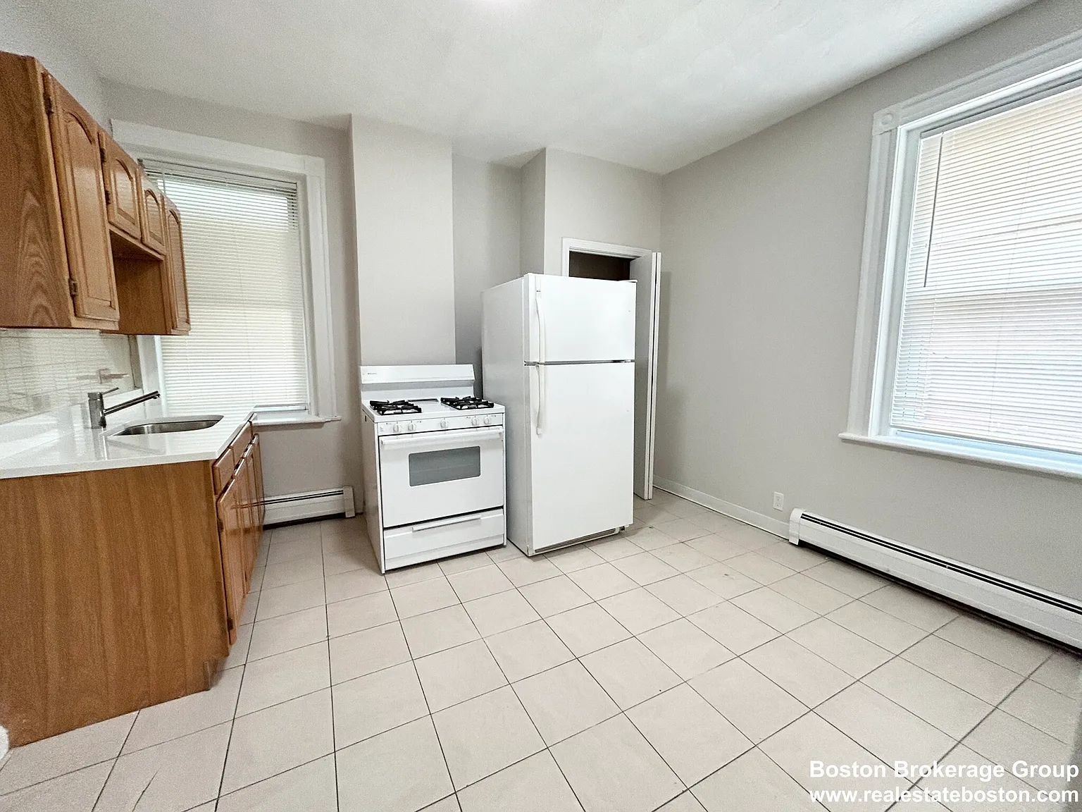 2 bed, 999 sqft, $2,200 — Photo 2