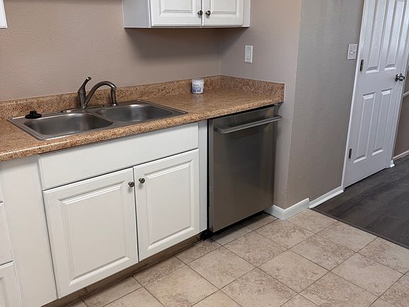3rd image of 8325 Fox St #8331
