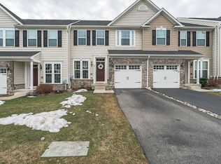 42 Hawkswell Cir, Oreland, PA 19075
