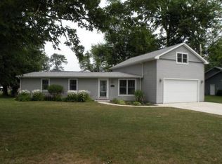 8160 E Cassandra Dr, Syracuse, IN 46567