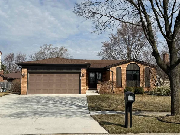 4131 Dickson Dr, Sterling Heights, MI 48310