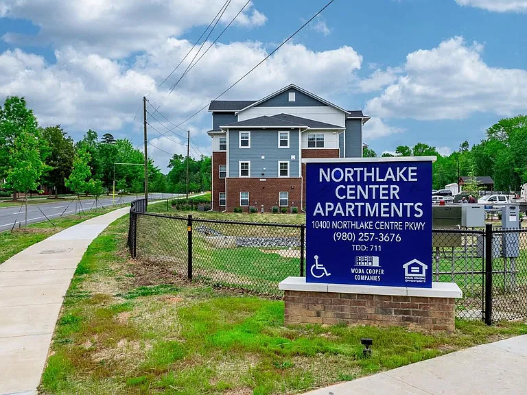 Northlake Center Apartments — Photo 31