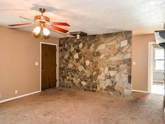2nd image of 211 E Shelley St