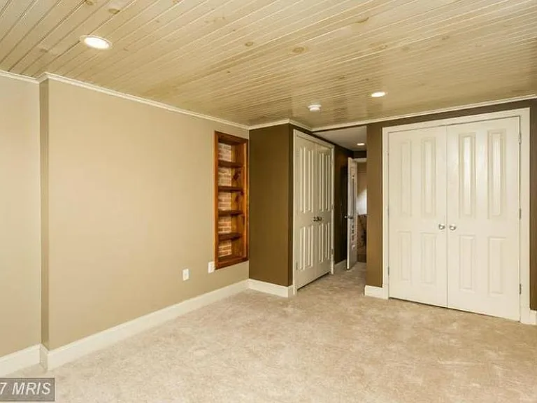 30 E Heath St #PRIMARYROOM — Photo 10