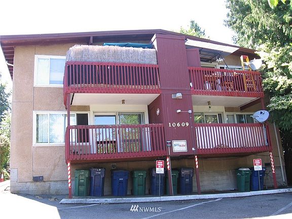 4th image of 10609 Des Moines Memorial Dr S
