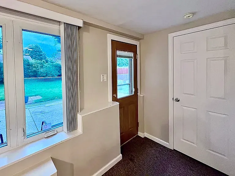 1 bed, $2,299 — Photo 4
