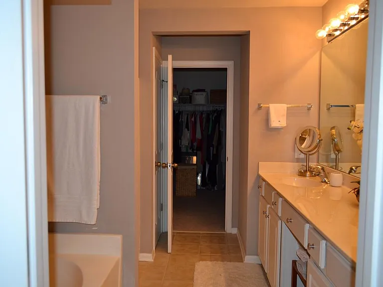 9032 Bishop Crest Ln — Photo 11