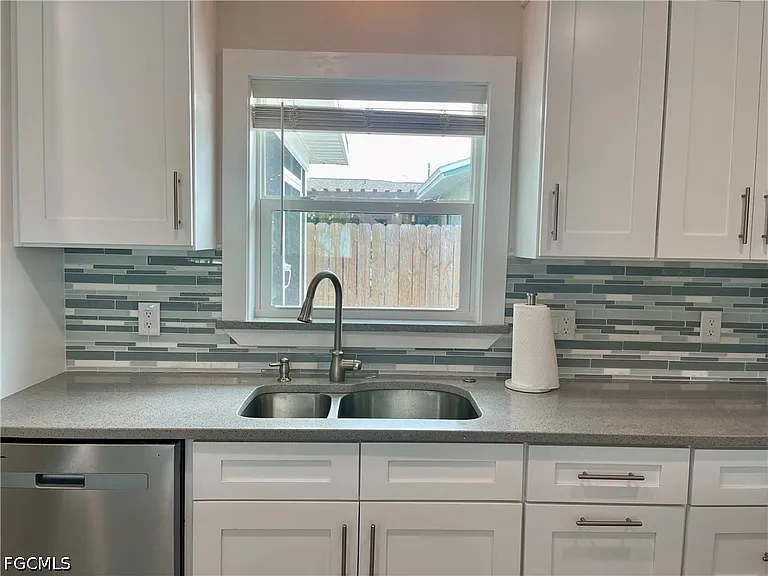 345 Donora Blvd — Photo 8