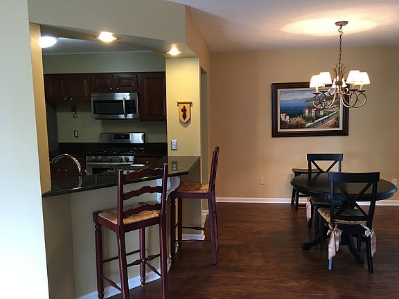 4th image of 10258 Brighton Cir