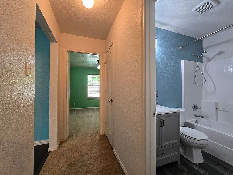 3802 Captain Dr — Photo 22