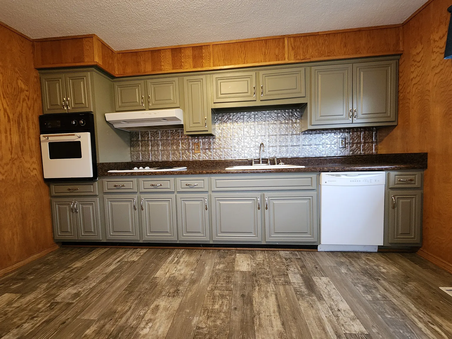 5 bed, 1720 sqft, $1,700 — Photo 3