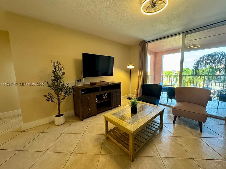 19501 E Country Club Dr #9503 — Photo 5