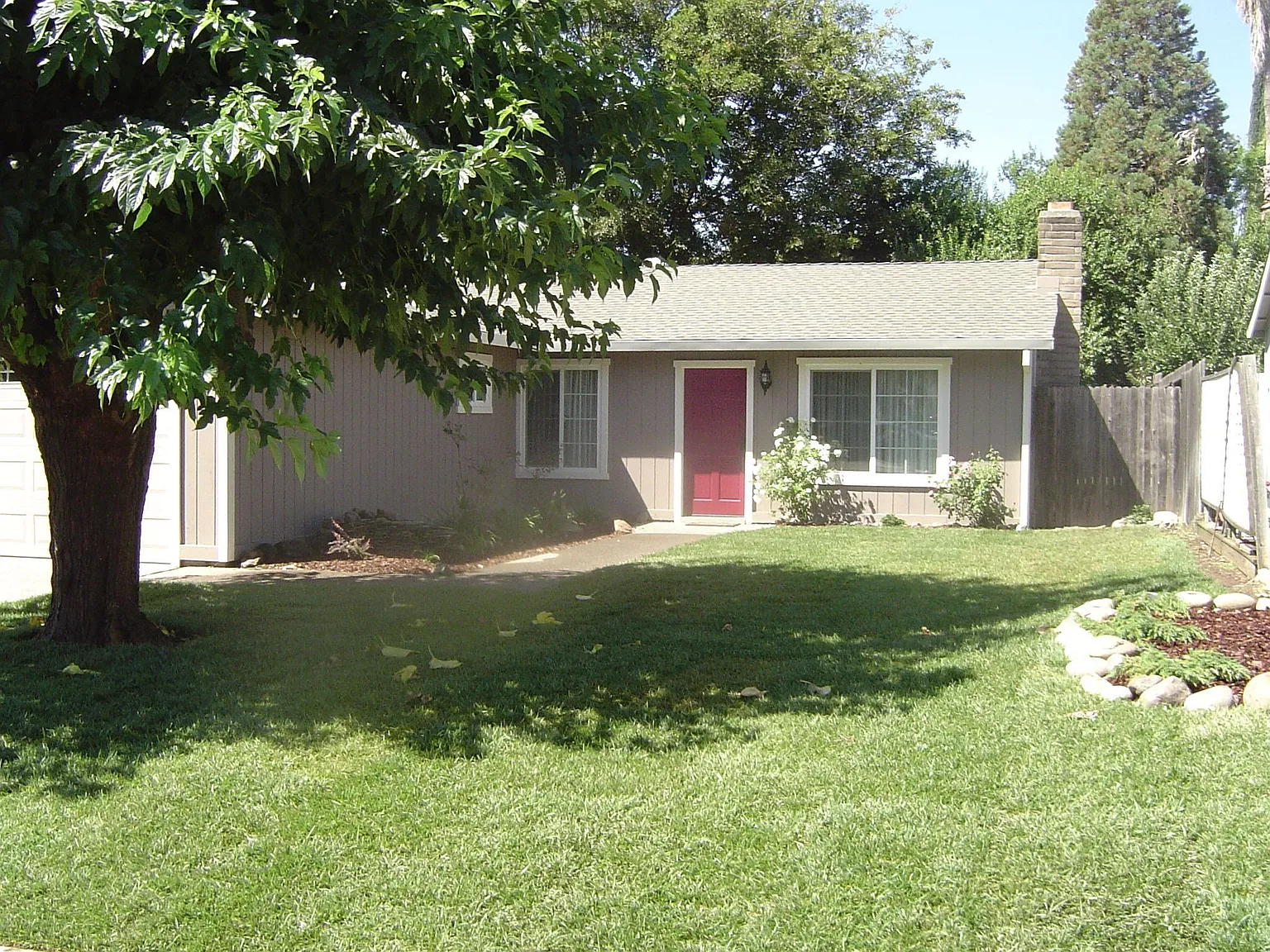 8264 Summerplace Dr photo 1