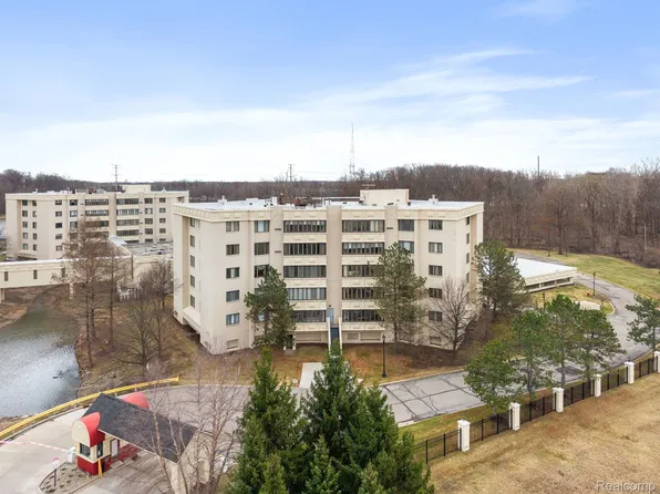 43100 Twelve Oaks Crescent Dr APT 3022, Novi, MI 48377