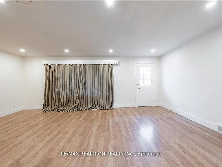 97 Park Cres — Photo 17