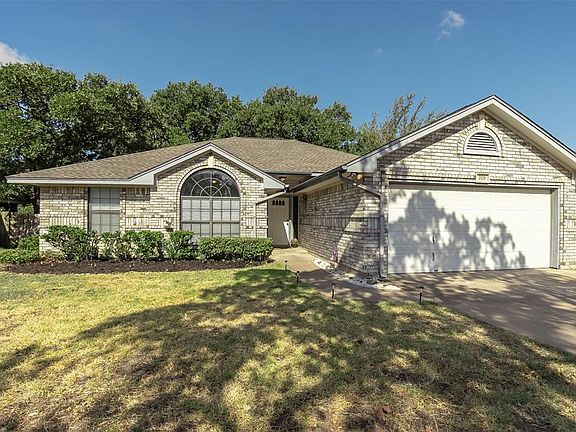 4th image of 308 Bentley Dr