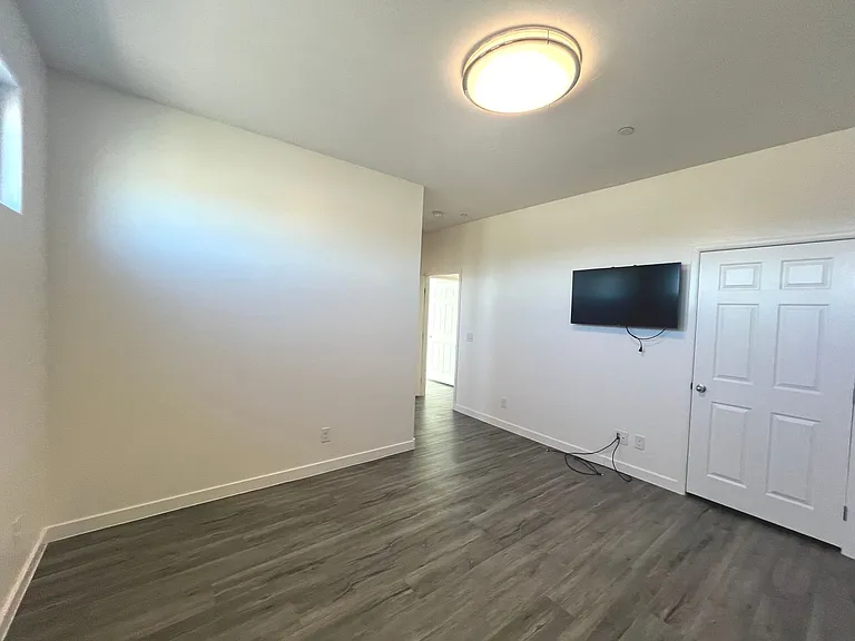 1533 Franklin Ln — Photo 31