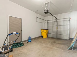 89 Cramsford St, Falling Waters, WV 25419