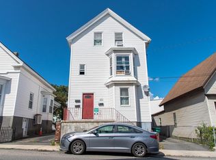 32 Wamesit St, Lowell, MA 01852