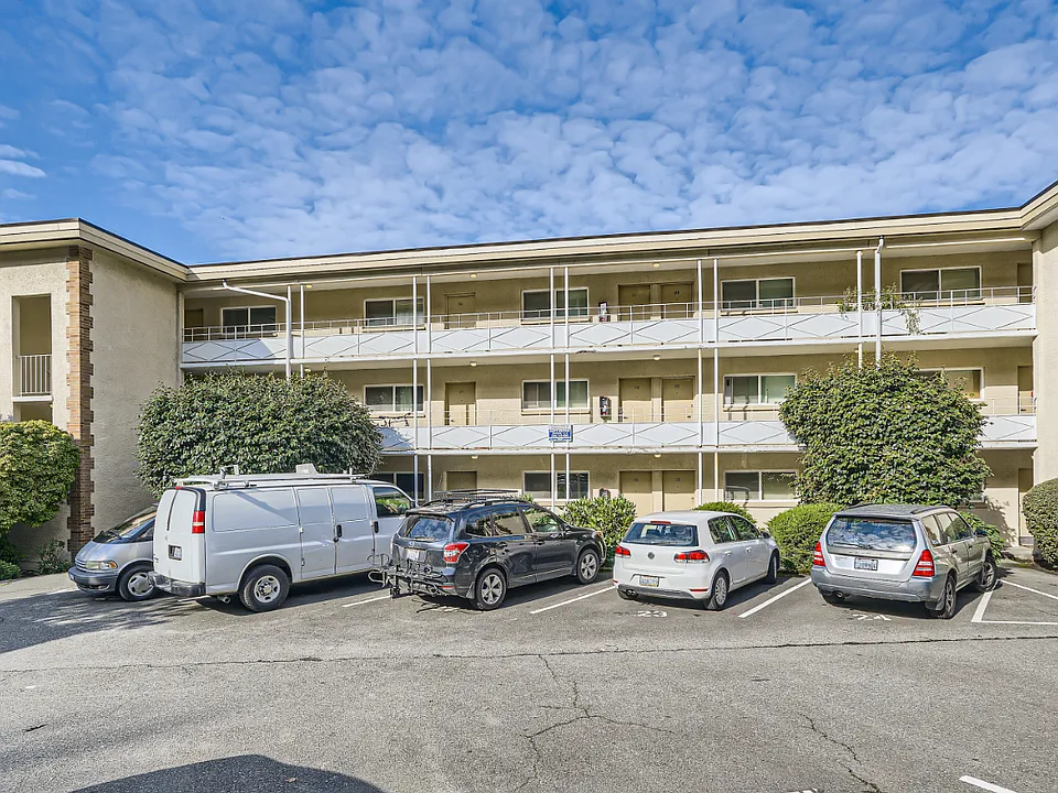 Anne Vista Apartments