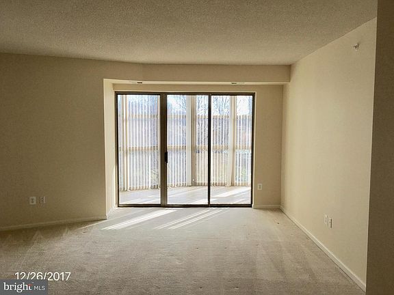 3rd image of 19370 Magnolia Grove Sq Unit 111