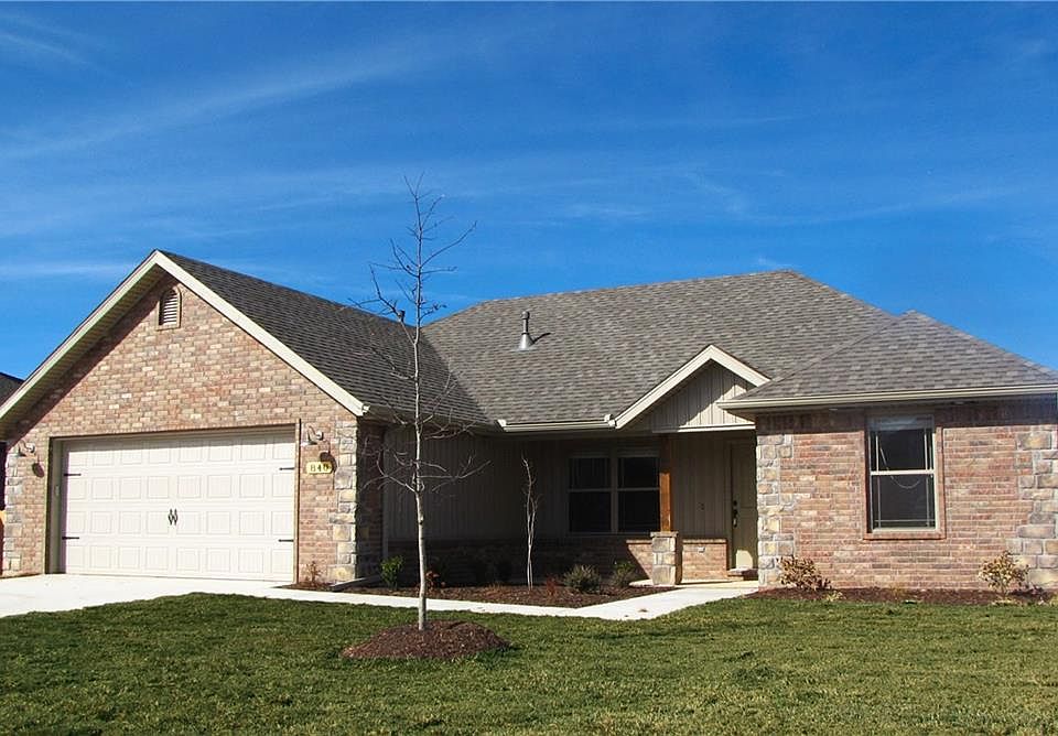 1st image of 840 Crawford Ln