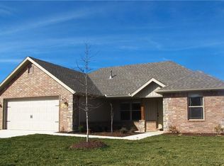 840 Crawford Ln, Prairie Grove, AR 72753