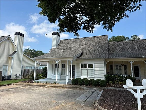 3rd image of 183 Victoria Way