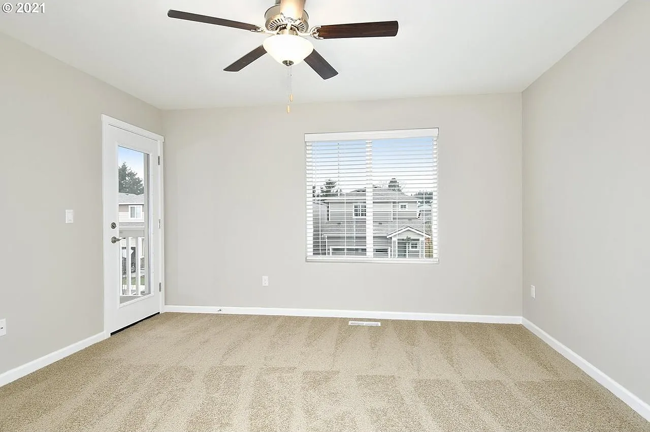 4 bed, 1646 sqft, $2,700 — Photo 2