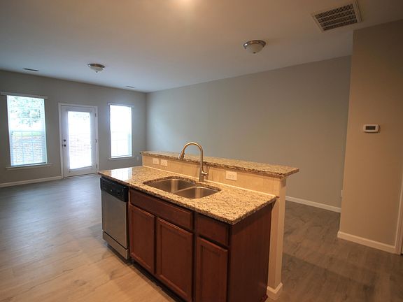 5th image of 405 Stone Flower Ln