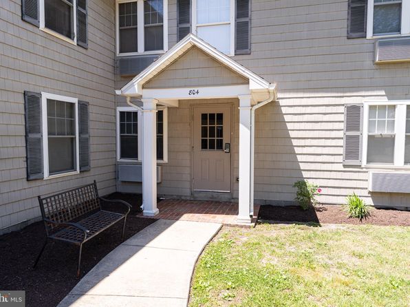 804 Travers St #2