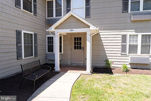804 Travers St #2 Photo 1