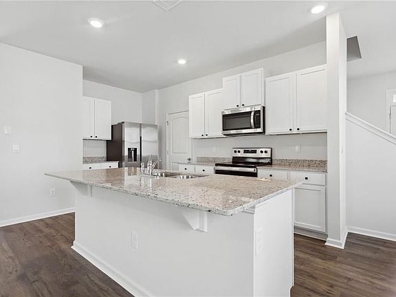 4th image of 174 Silver Beech Ln