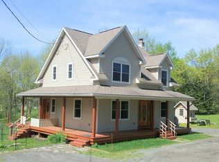 1253 Crystal Lake Rd, Greenfield Township, PA 18407