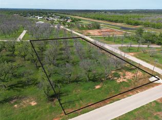 8068 W Landings Rd, Granbury, TX 76049