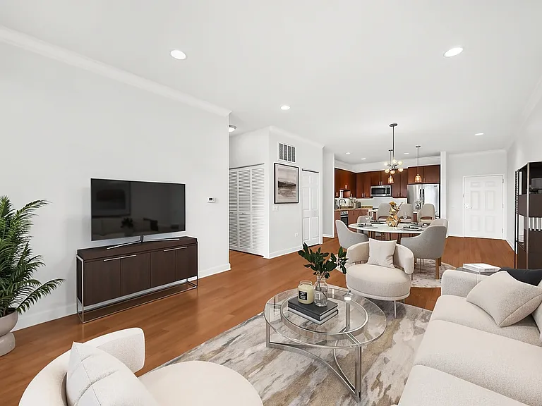 2326 W Giddings Ave #302 — Photo 4