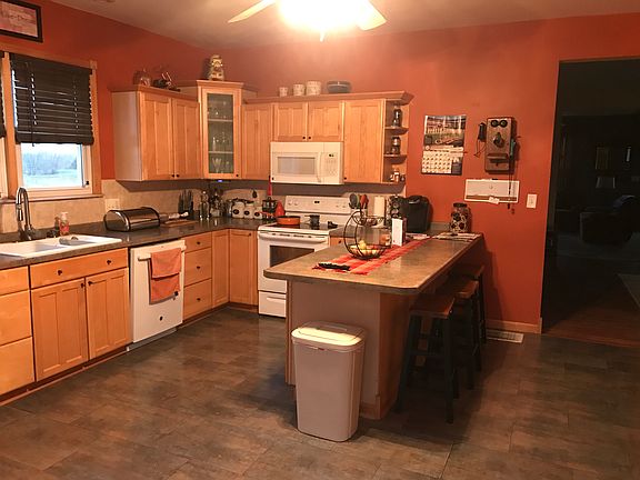 4th image of 1115 E County Road 2770