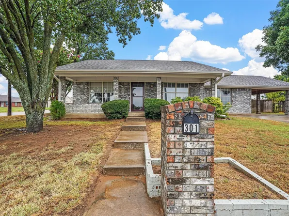 301 Humm St, Collinsville, TX 76233