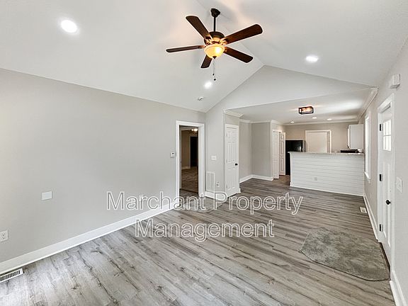 5th image of 231 Rogers Ave