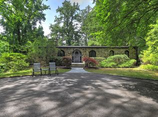 542 Rock Rimmon Rd, Stamford, CT 06903