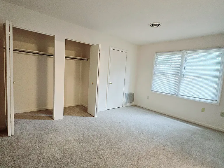 1 Bedroom Upstairs Masterbed Room