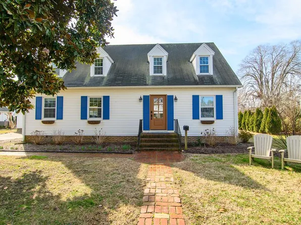 12 King St, Onancock, VA 23417